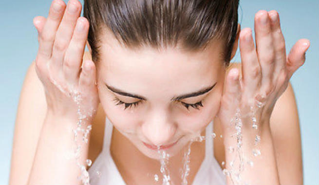 Read more about the article Does pH Matter When You Choose A Face Cleanser?