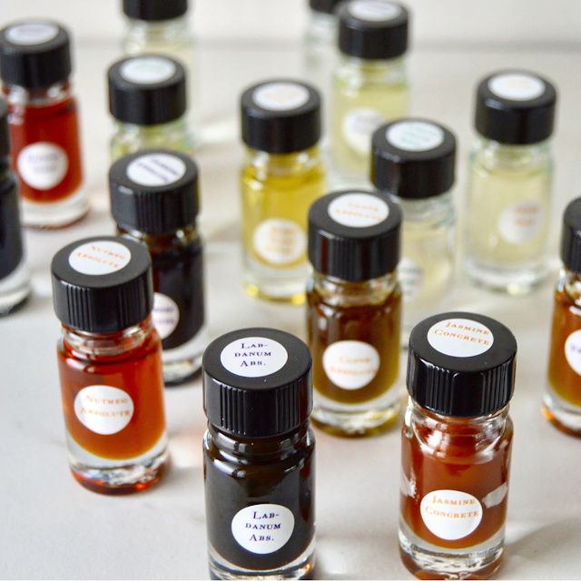 Read more about the article Should You Incorporate Essential Oils In Your Skincare Products?