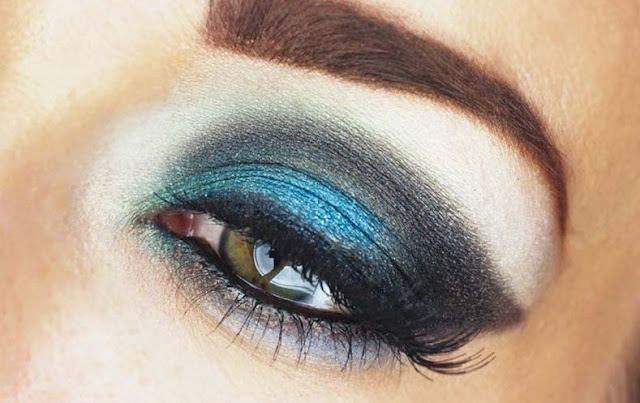 Read more about the article DAY&NIGHT Blue Contrast EYES MAKE UP DESIGN